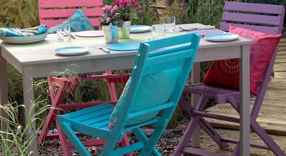 painted garden furniture