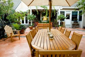 Garden Furniture Oil | Which is Best? Our Guide Helps You Decide