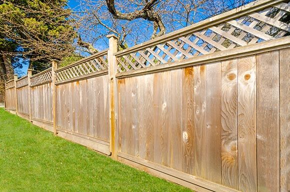 What Makes the Best Wooden Fence?